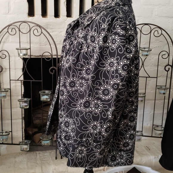 Rarely worn Jacket - Picture 2 of 4